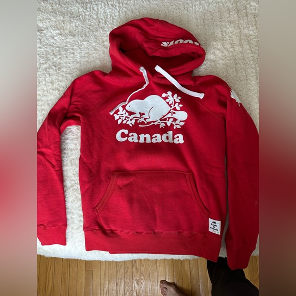 Roots Sweaters - Roots Red Canada Beaver Hoodie